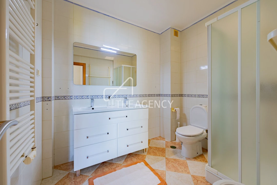 Apartamento T4 para Venda em Quarteira Foto 19