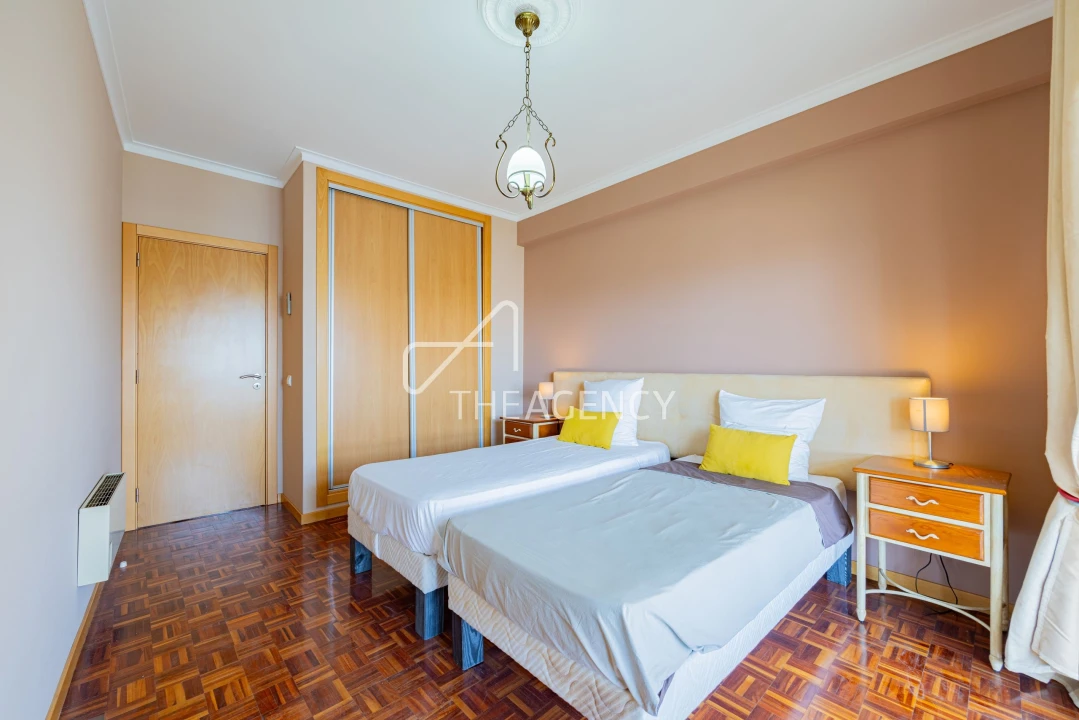 Apartamento T4 para Venda em Quarteira Foto 18