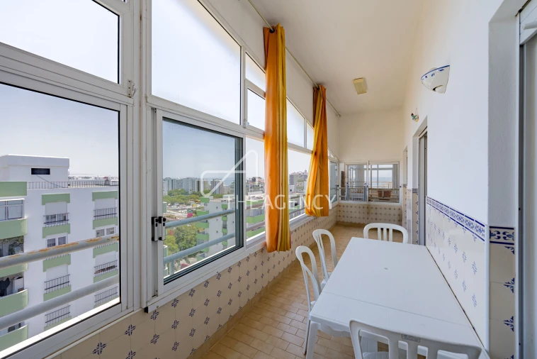Apartamento T4 para Venda em Quarteira Foto 6