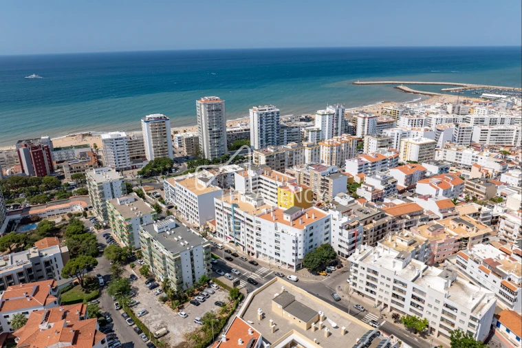 Apartamento T4 para Venda em Quarteira Foto 25