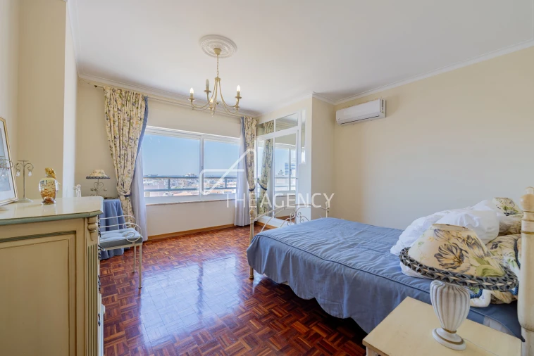 Apartamento T4 para Venda em Quarteira Foto 15