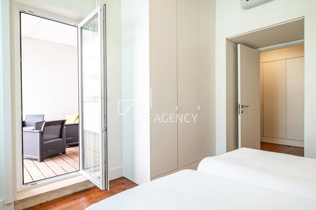 Apartamento T2 para Arrendamento em Santo António Foto 16
