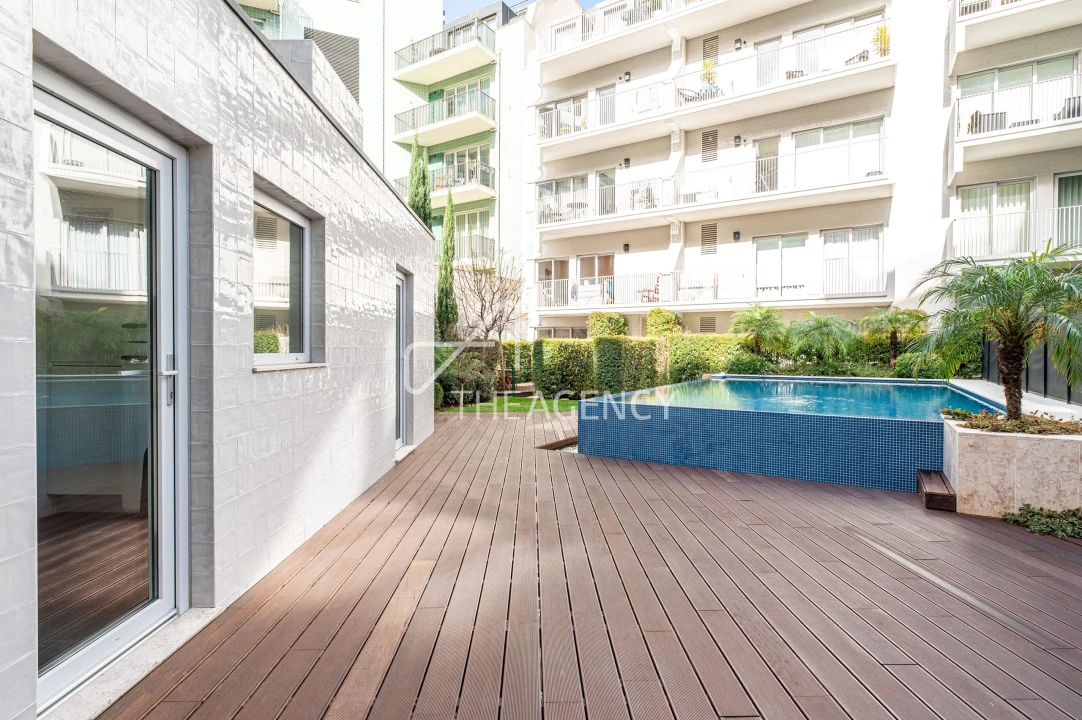 Apartamento T2 para Arrendamento em Santo António Foto 26