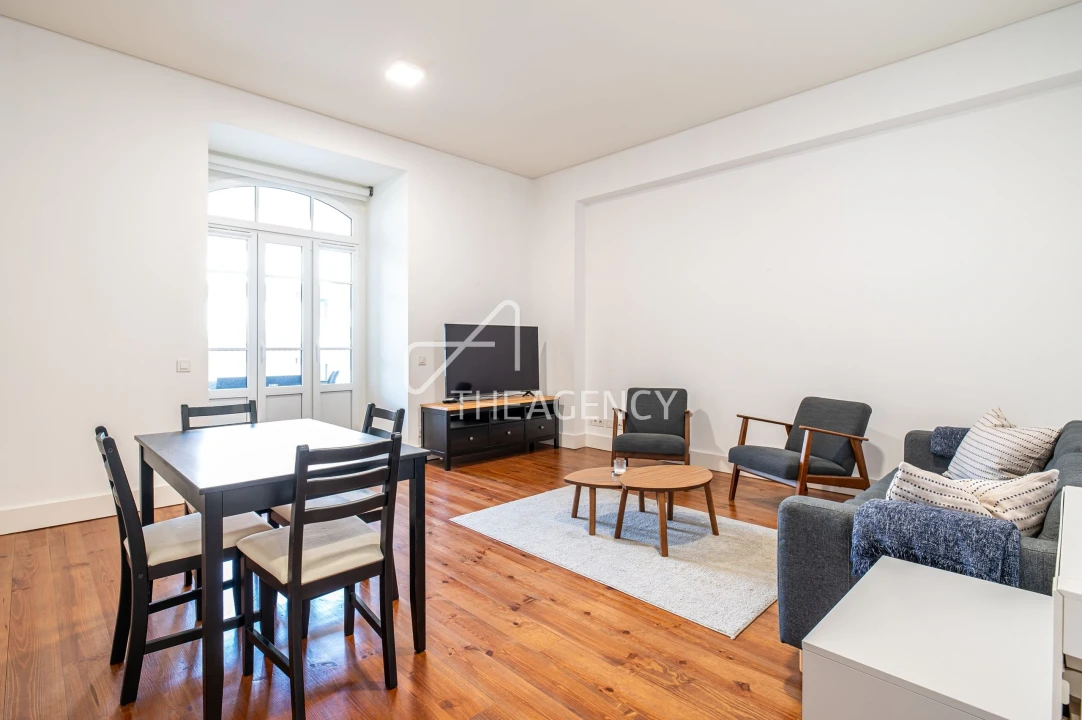 Apartamento T2 para Arrendamento em Santo António Foto 7