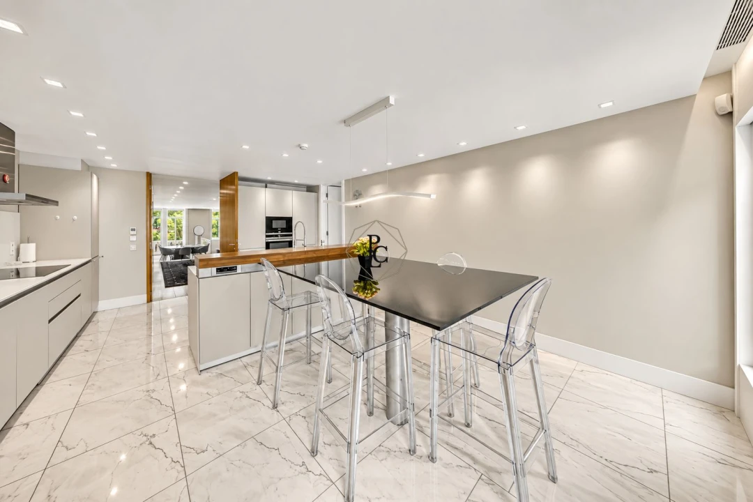Apartamento T6 para Venda em Santo António Foto 33