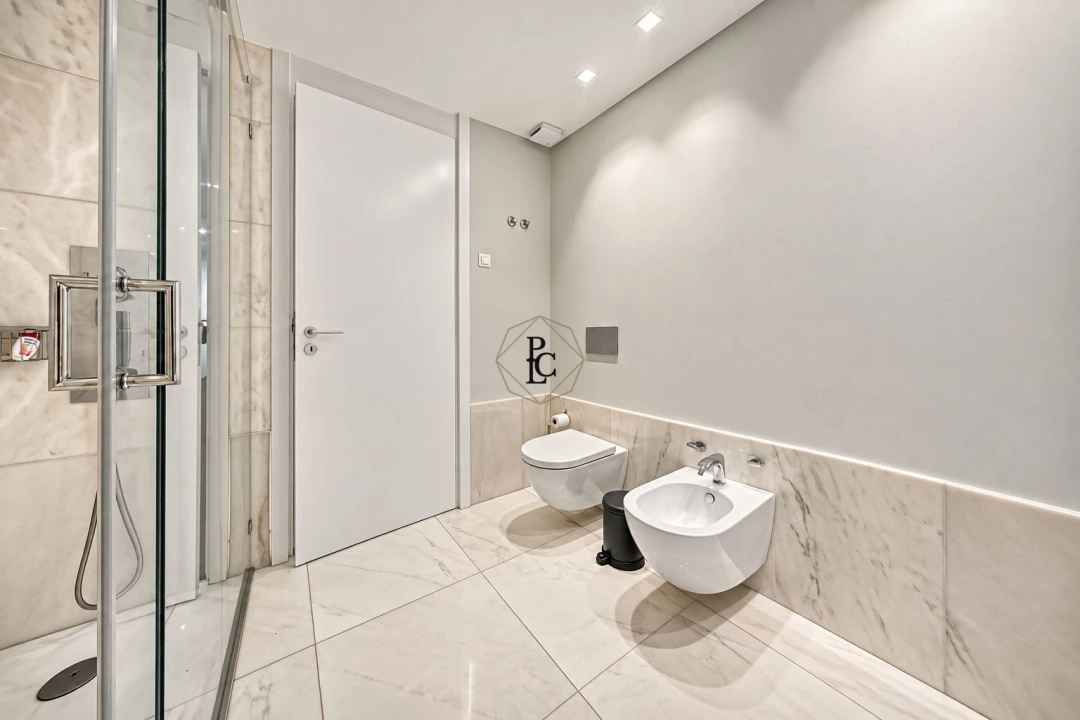 Apartamento T6 para Venda em Santo António Foto 54