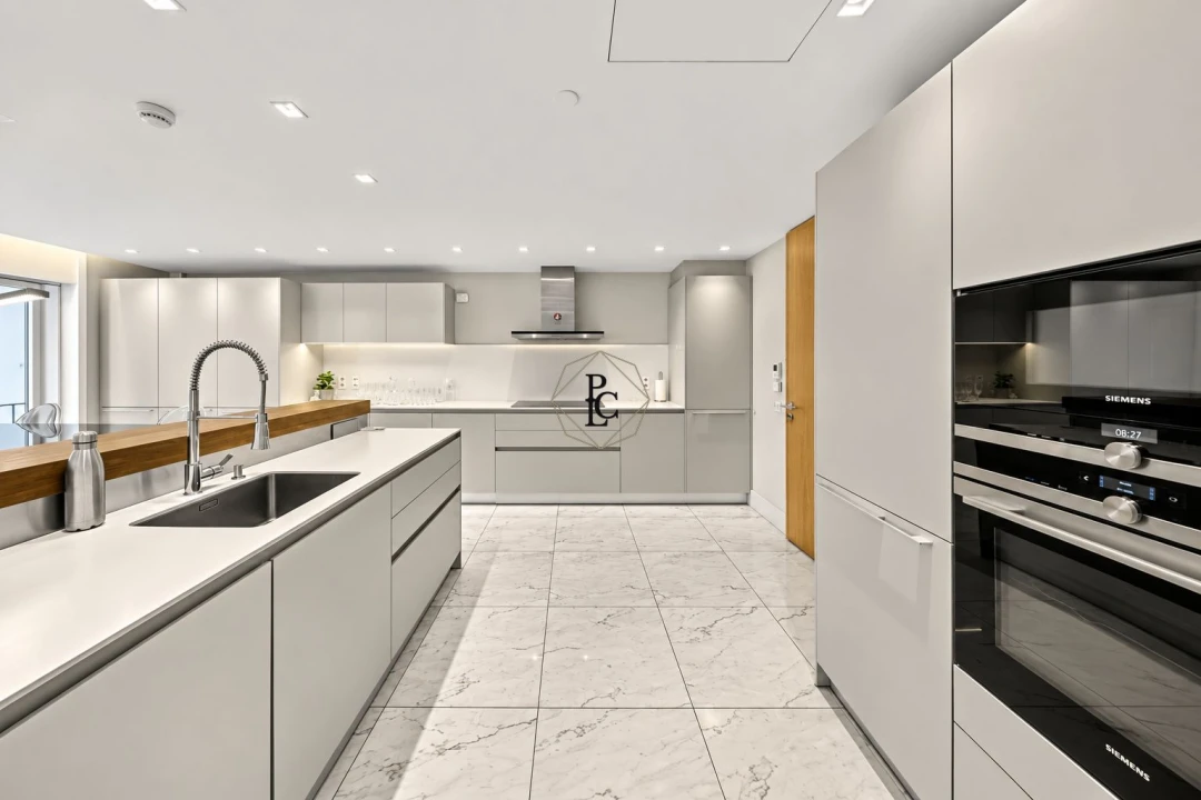 Apartamento T6 para Venda em Santo António Foto 31