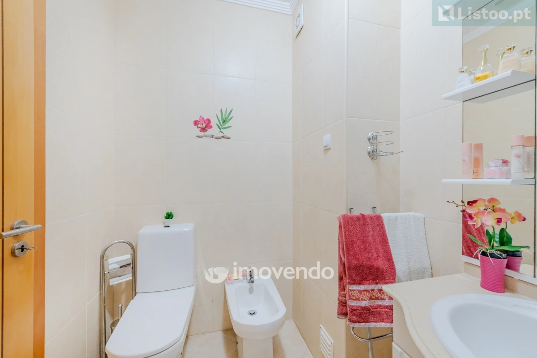Apartamento T2 para Venda em Portimão Foto 16