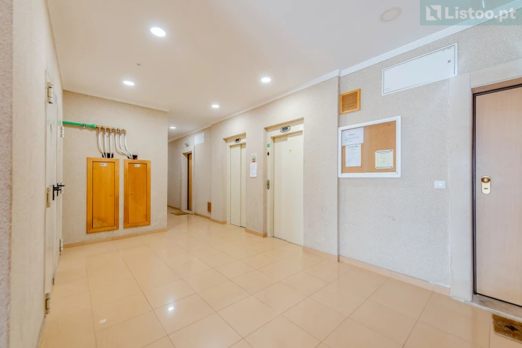 Apartamento T2 para Venda em Portimão Foto 24