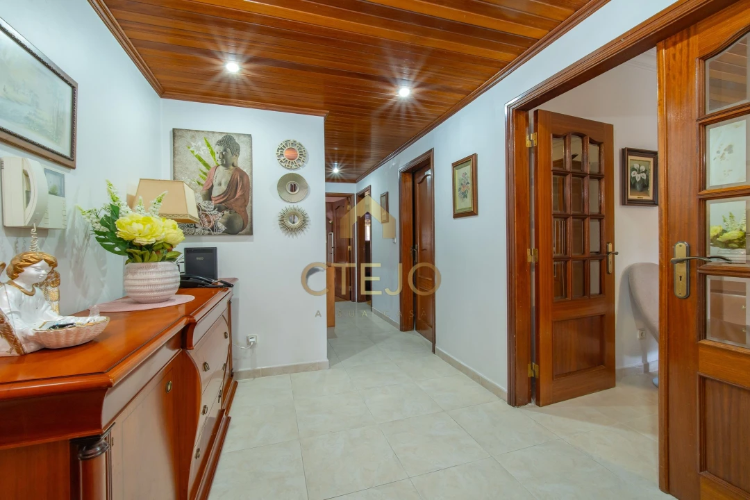 Apartamento T2 para Venda em Póvoa de Santa Iria e Forte da Casa Foto 1