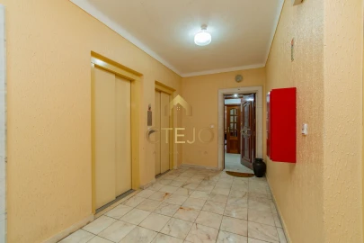 Apartamento T2 para Venda em Póvoa de Santa Iria e Forte da Casa