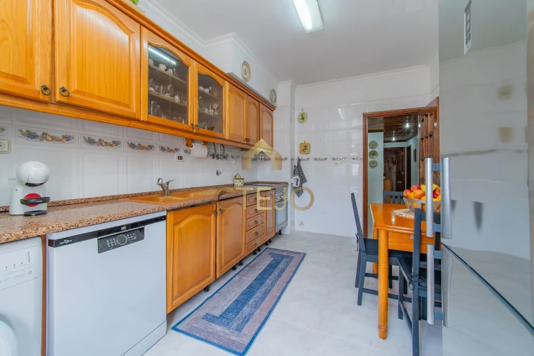 Apartamento T2 para Venda em Póvoa de Santa Iria e Forte da Casa Foto 9