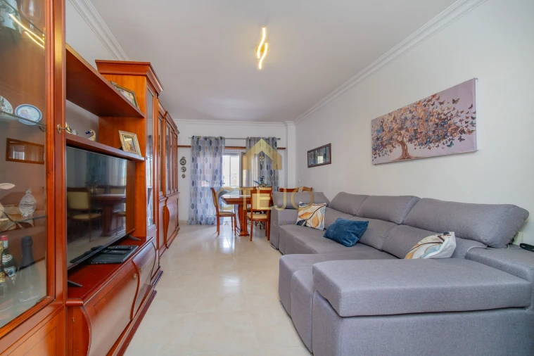 Apartamento T2 para Venda em Póvoa de Santa Iria e Forte da Casa Foto 14