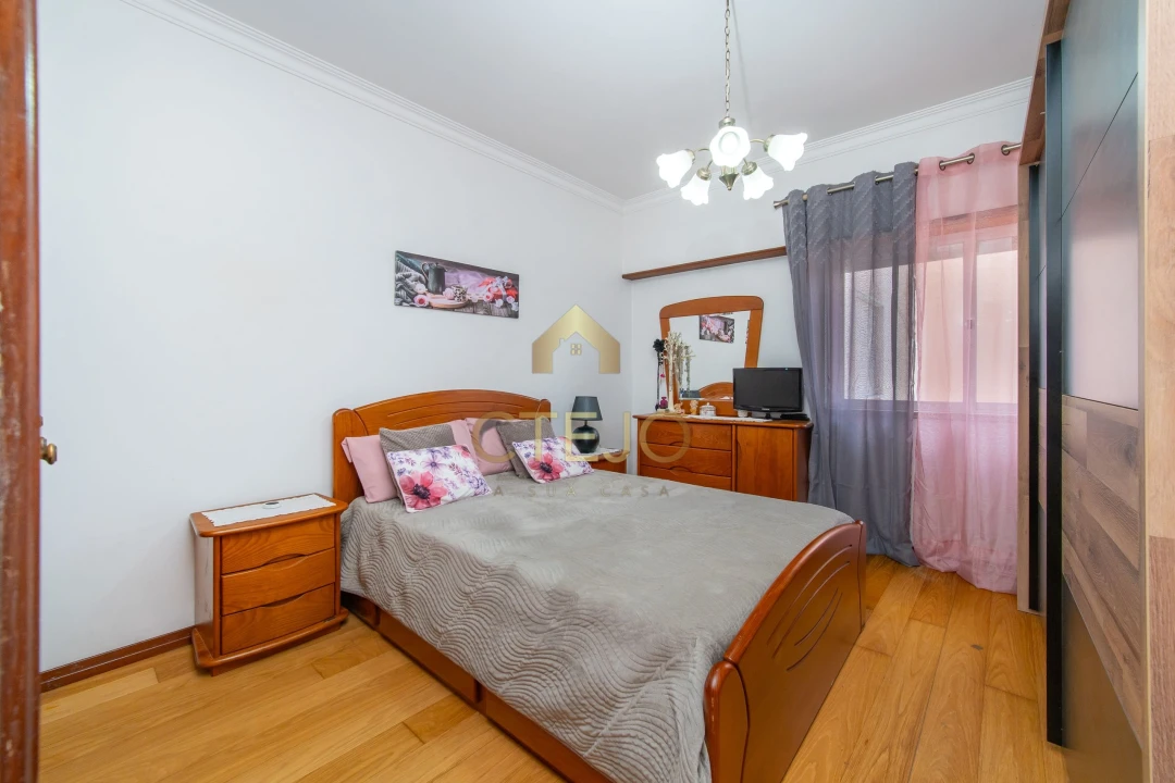 Apartamento T2 para Venda em Póvoa de Santa Iria e Forte da Casa Foto 4