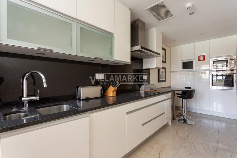 Apartamento T2 para Venda em Quarteira Foto 4