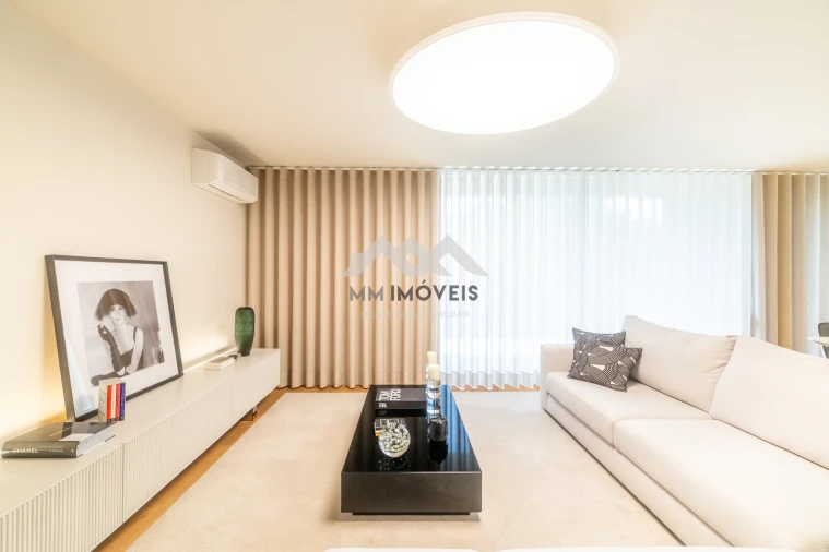 Apartamento T2 para Venda em Santa Marinha Foto 5