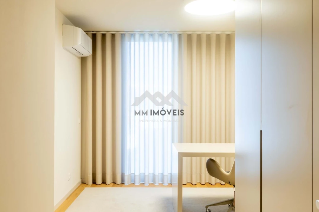 Apartamento T4 para Venda em Santa Marinha Foto 29