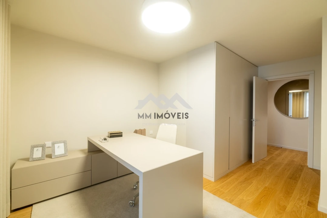 Apartamento T4 para Venda em Santa Marinha Foto 28