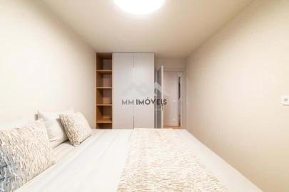 Apartamento T4 para Venda em Santa Marinha
