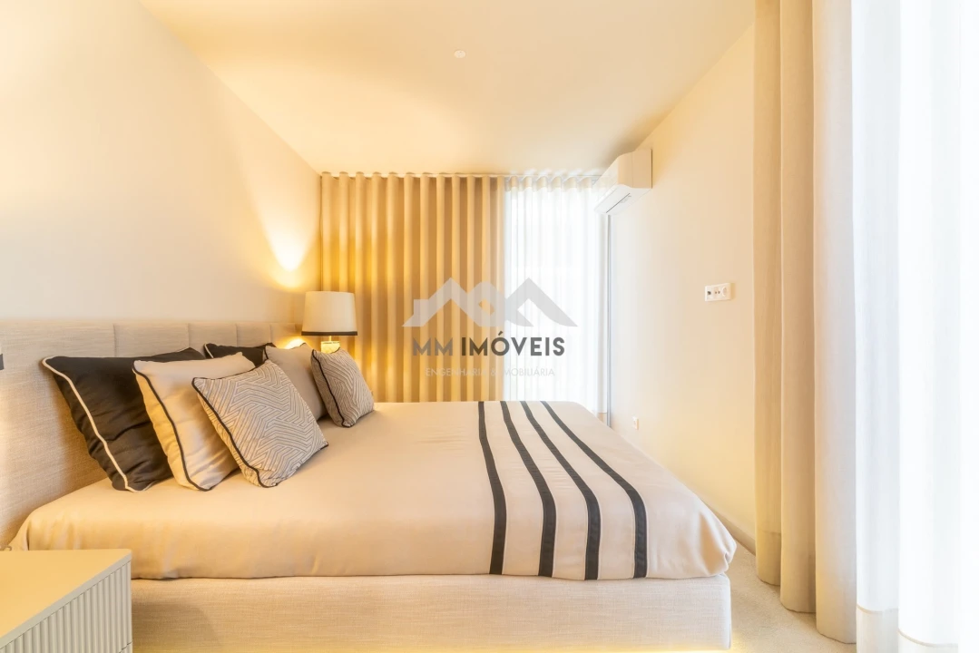 Apartamento T4 para Venda em Santa Marinha Foto 8