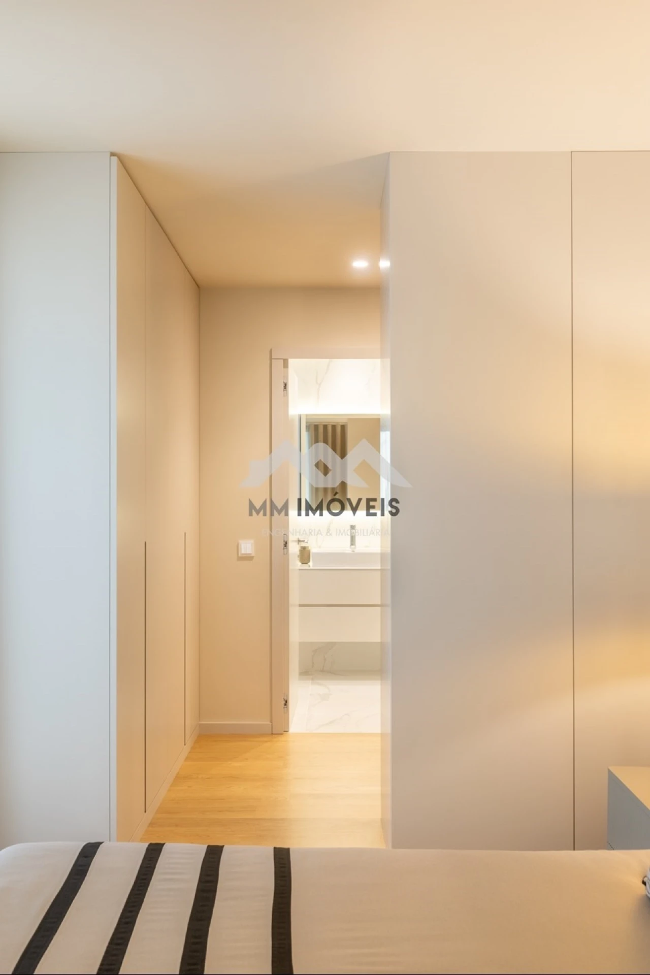 Apartamento T4 para Venda em Santa Marinha Foto 11