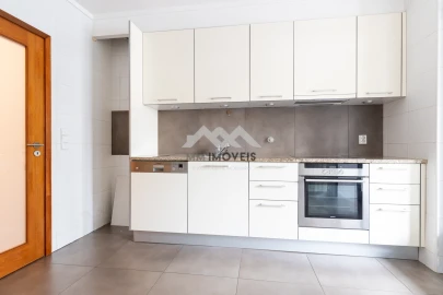Apartamento T1 para Arrendamento em Ramalde