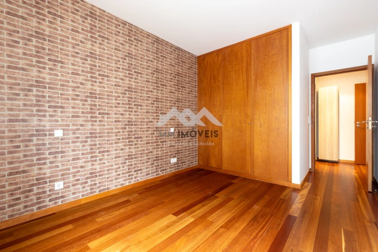 Apartamento T1 para Arrendamento em Ramalde Foto 14