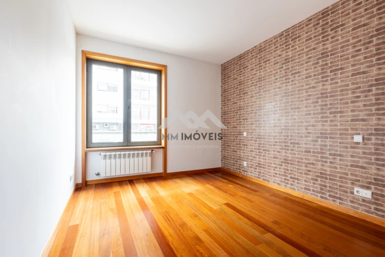 Apartamento T1 para Arrendamento em Ramalde Foto 19