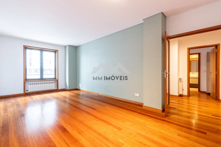 Apartamento T1 para Arrendamento em Ramalde Foto 9