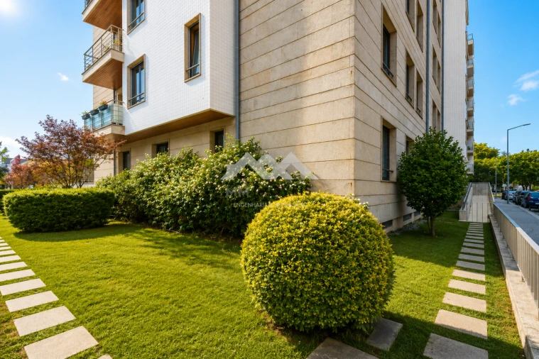 Apartamento T1 para Arrendamento em Ramalde Foto 3