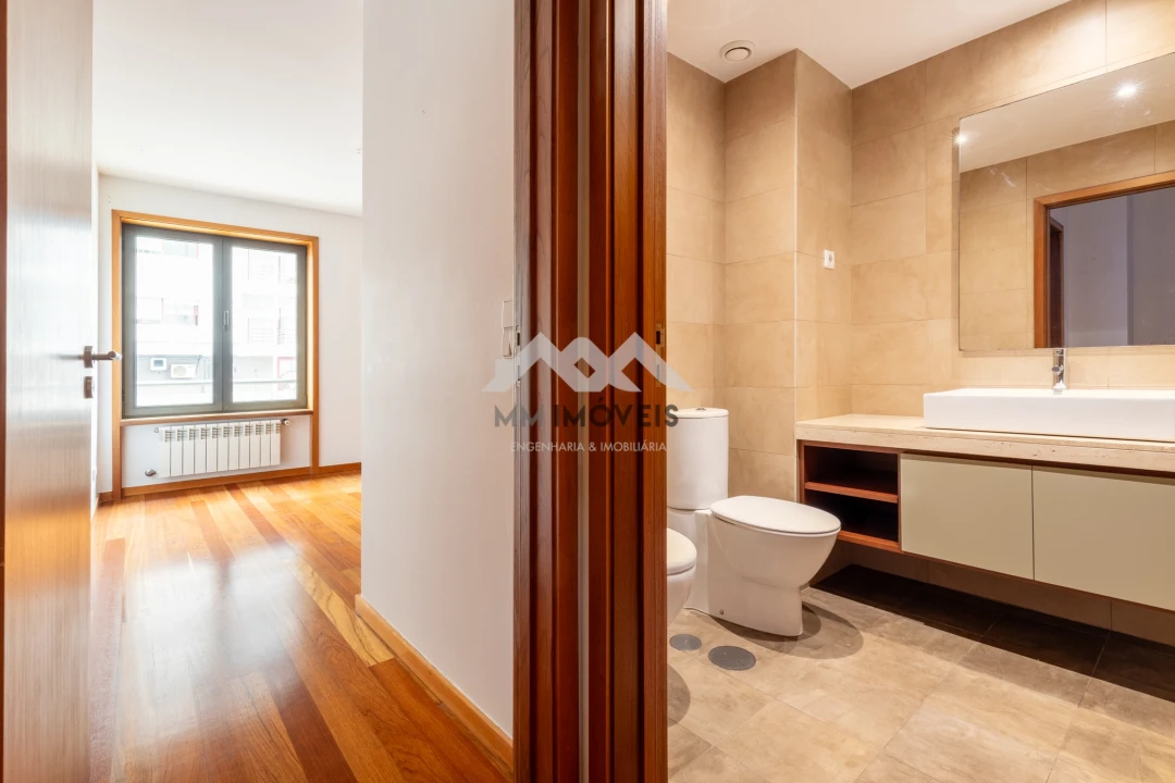 Apartamento T1 para Arrendamento em Ramalde Foto 12