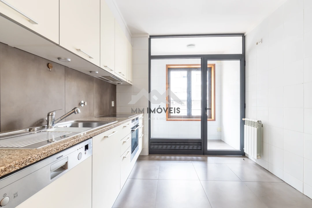 Apartamento T1 para Arrendamento em Ramalde Foto 5