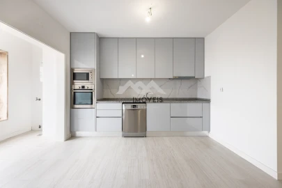 Apartamento T2 para Venda em Santa Marinha e São Pedro da Afurada