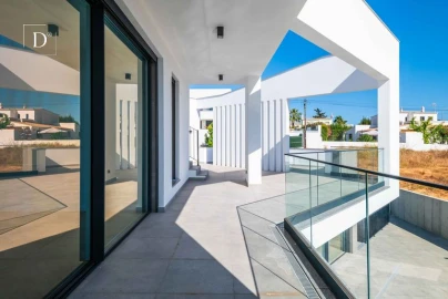 Moradia T4 para Venda em Albufeira e Olhos de Água