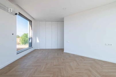 Moradia T4 para Venda em Albufeira e Olhos de Água