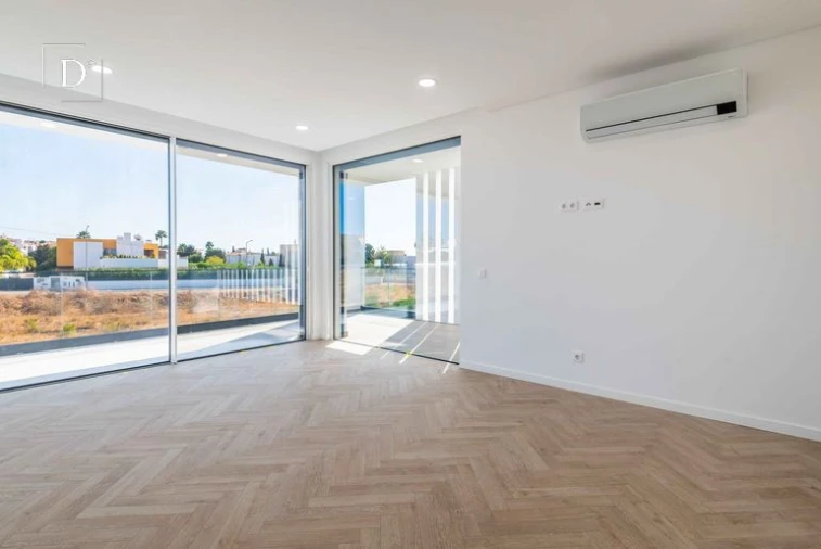 Moradia T4 para Venda em Albufeira e Olhos de Água Foto 25