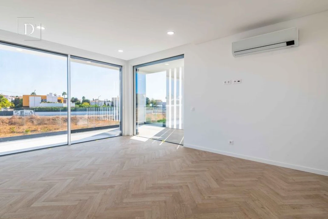 Moradia T4 para Venda em Albufeira e Olhos de Água Foto 25