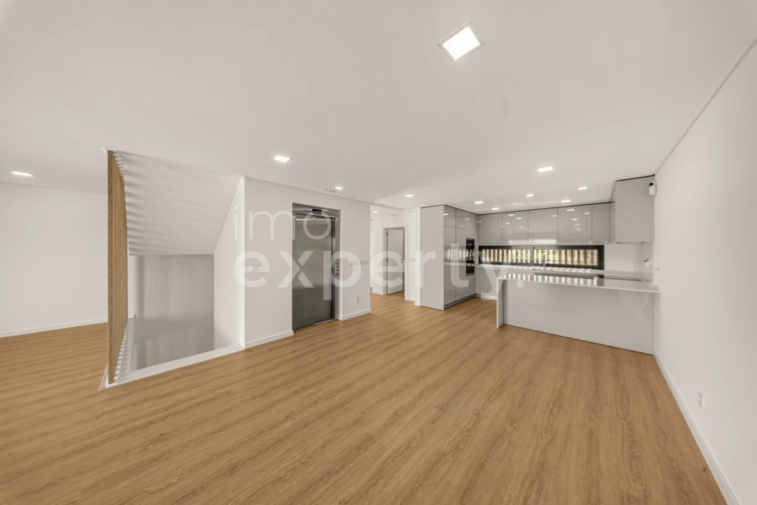 Moradia T5 para Venda em Loures Foto 11