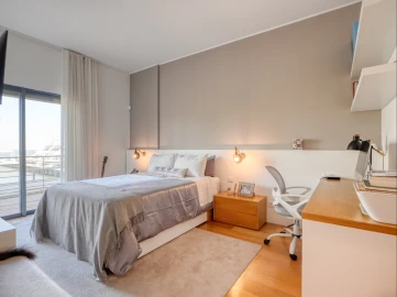 Apartamento T5 para Venda em Parque das Nações