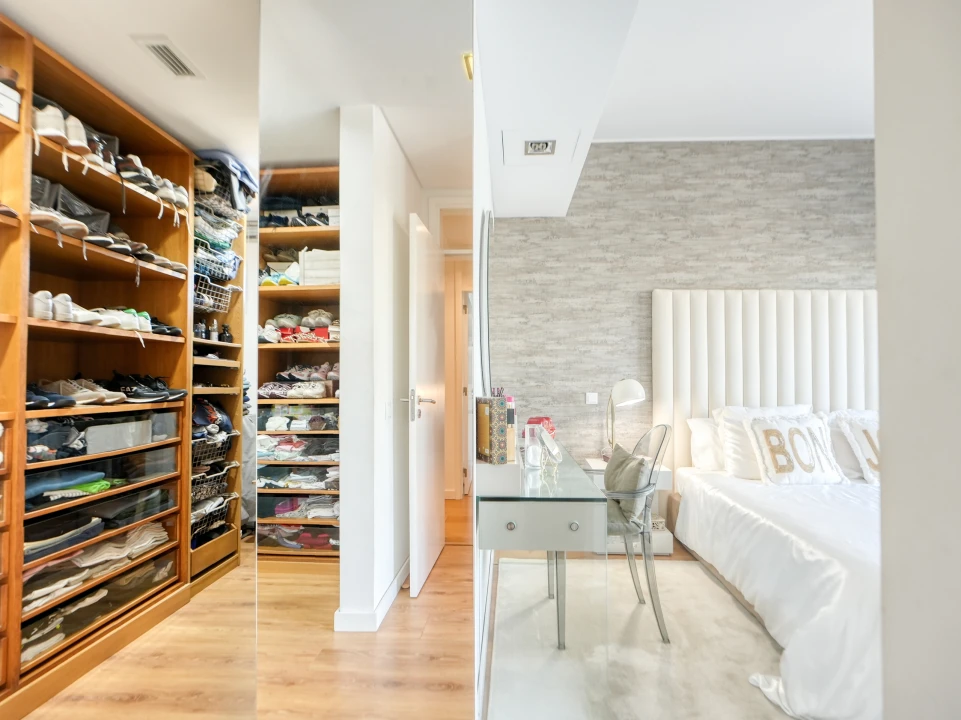 Apartamento T5 para Venda em Parque das Nações Foto 45