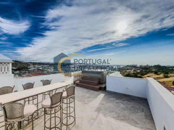 Moradia T5 para Venda em Albufeira e Olhos de Água