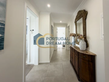 Moradia T5 para Venda em Albufeira e Olhos de Água