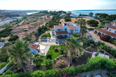 Moradia T5 para Venda em Albufeira e Olhos de Água