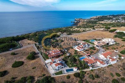 Moradia T5 para Venda em Albufeira e Olhos de Água