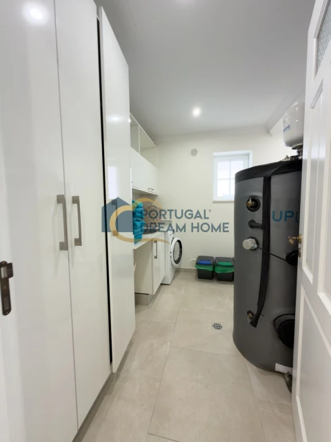 Moradia T5 para Venda em Albufeira e Olhos de Água