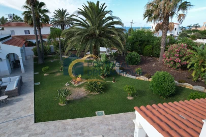 Moradia T5 para Venda em Albufeira e Olhos de Água