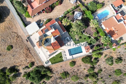 Moradia T5 para Venda em Albufeira e Olhos de Água