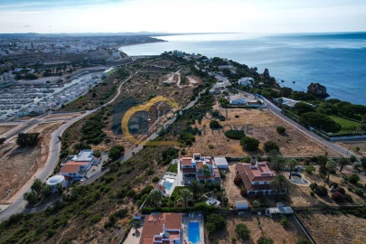 Moradia T5 para Venda em Albufeira e Olhos de Água