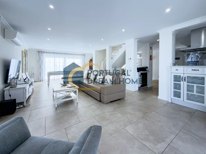 Moradia T5 para Venda em Albufeira e Olhos de Água Foto 3
