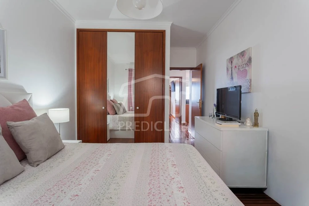 Apartamento T2 para Venda em Caniço Foto 6